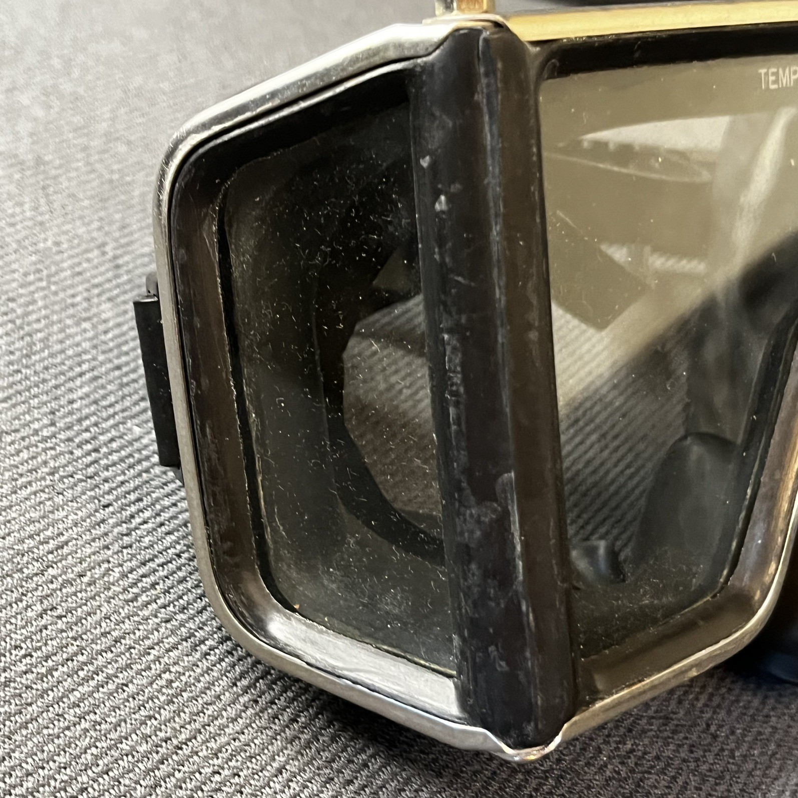 Vintage US Divers Aqua Lung Wrap Around Scuba Dive Mask Goggles Tempered Glass