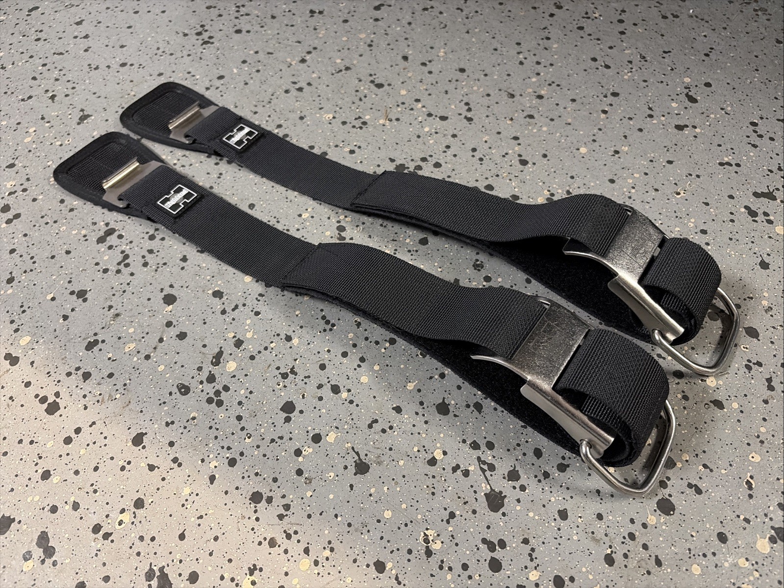 EXCELLENT: XS Scuba Highland Stainless Steel Tank Bottle Strap Kit HL201