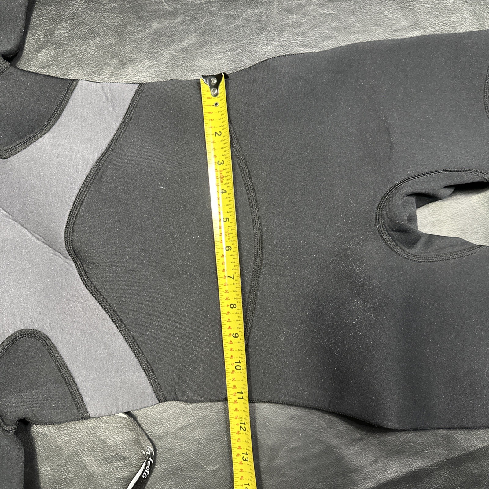 Hevto Full Body Wetsuit Youth Size 12 – 14 Kids Black Gray Water Sports 3.175 mm