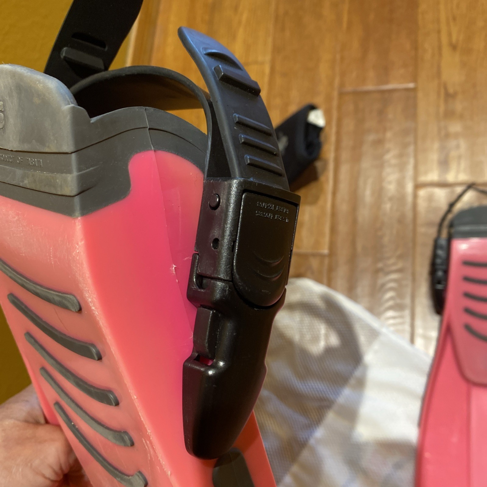 TUSA Liberator X-Ten Open Heel Diving Fins Pink + Scubapro Zip Boots Small + Bag