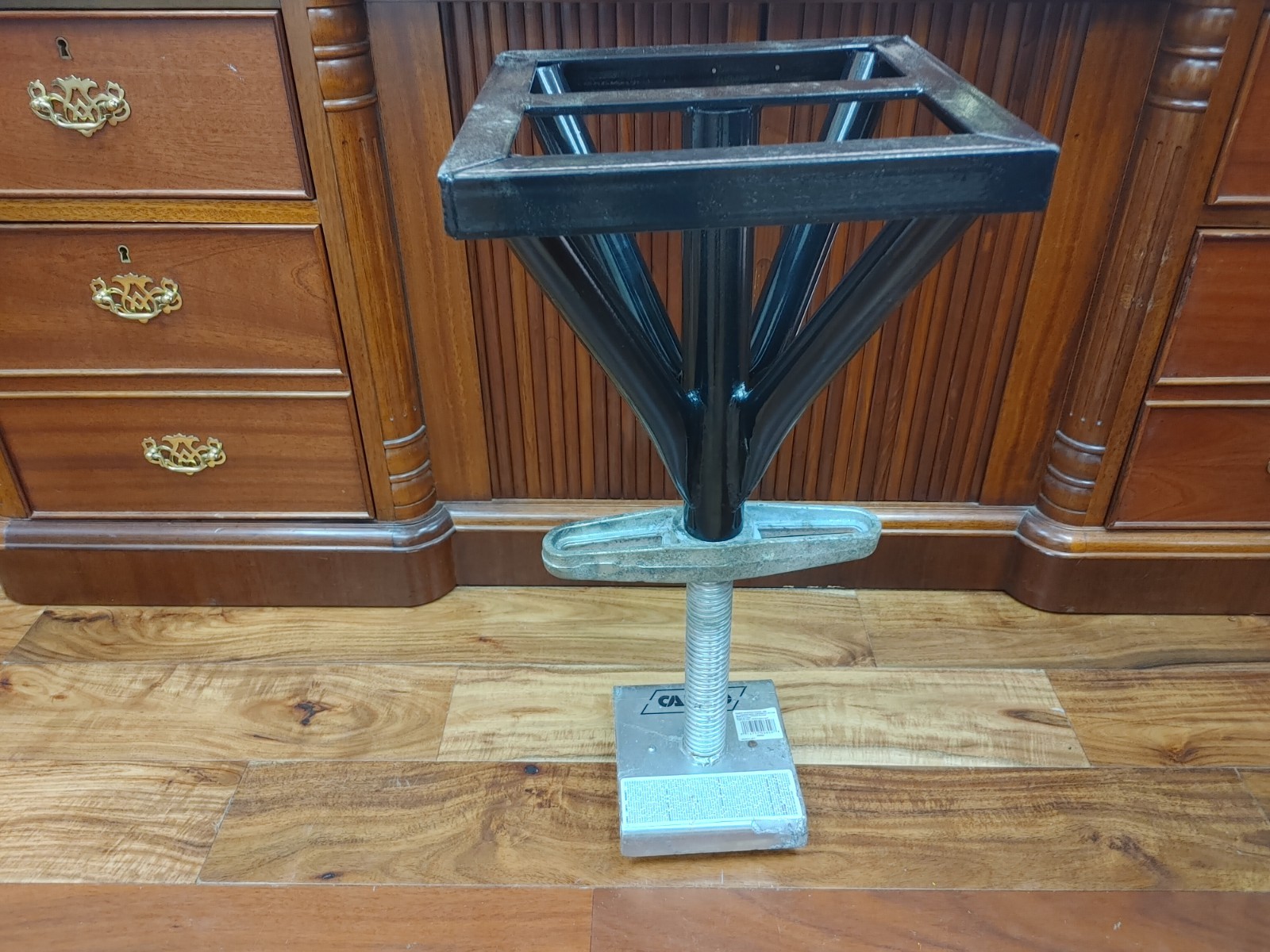 Camco Boat Stands Stackable V-Top Boat Keel Stand – Adjustable 15″ to 23″