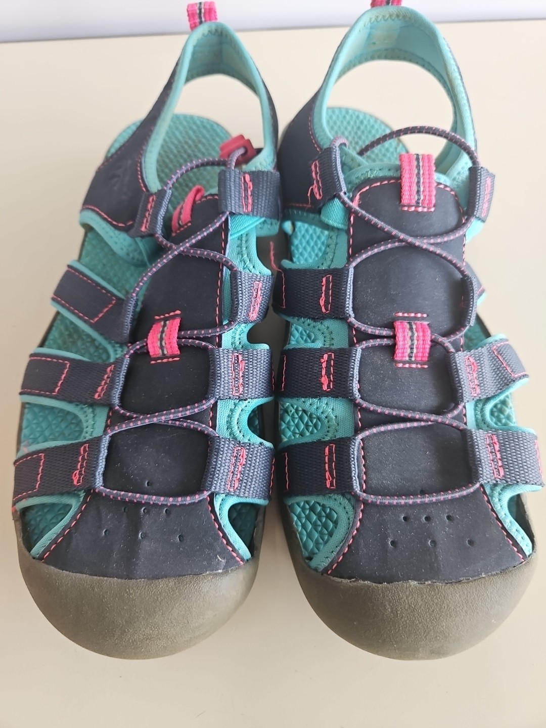 Champion Women’s Water Hiking Shoe Sandal Closed Toe Size 5.5 Bungee Closure