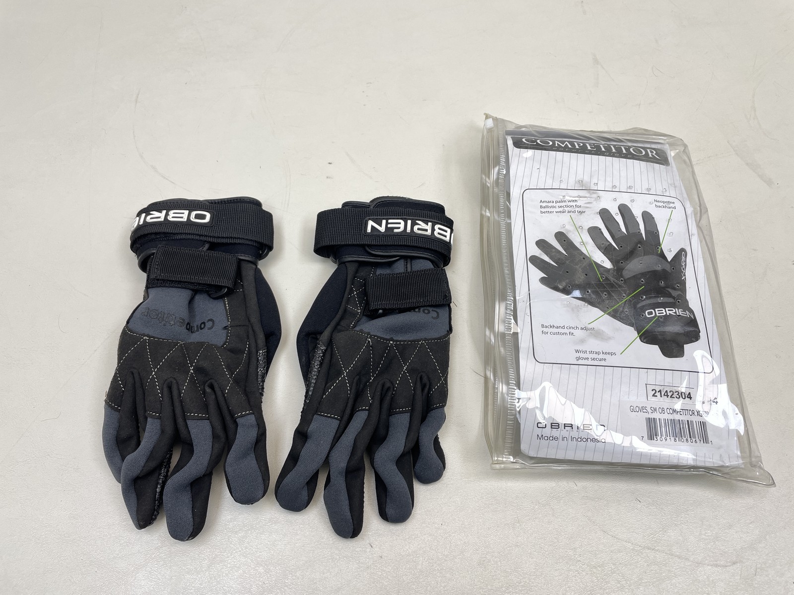 O’BRIEN COMPETITOR WATERSKI GLOVES BLACK / GRAY 2142304 SIZE SMALL WATERSPORTS