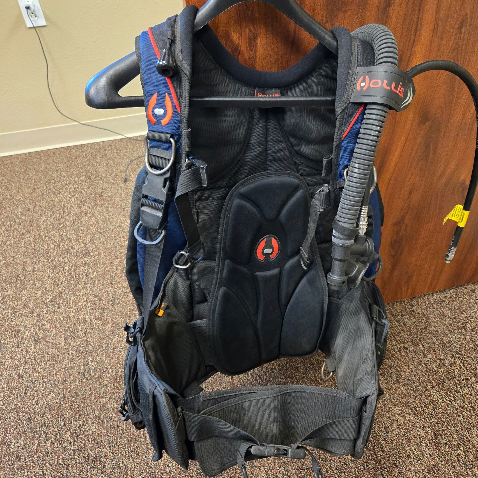 Hollis HD 1.0 Buoyancy Compensator Size Large – NEW
