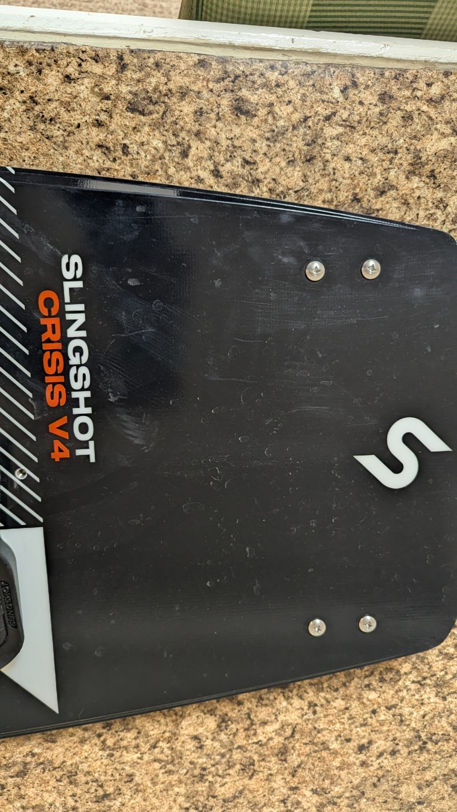 Slingshot Crisis V4-146- Kiteboard and Dually V7 Kiteboard Foot Straps