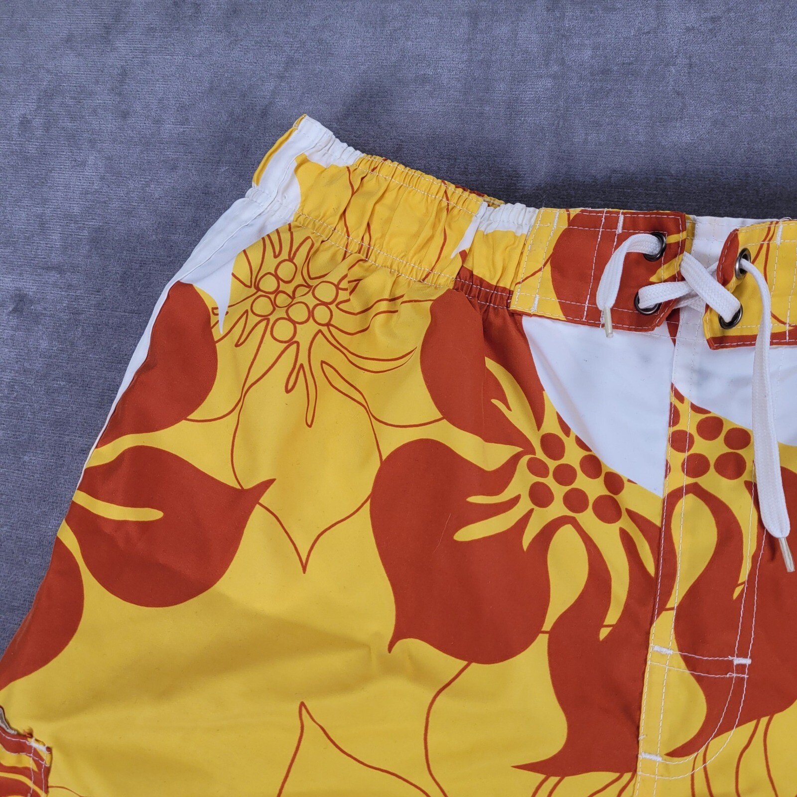 Nike Y2K Floral Swim Trunks Hawaiian Yellow Orange White Mens Medium M
