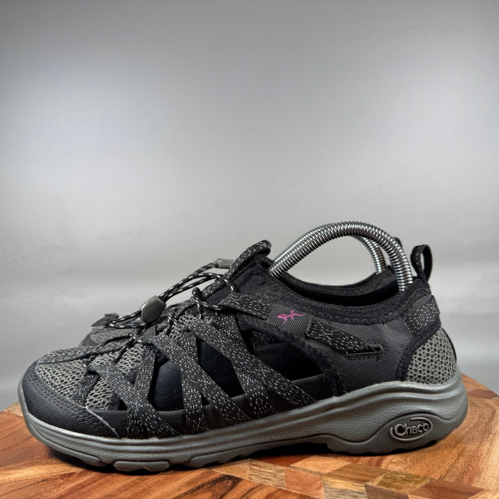 Chaco Outcross Evo 1 Womens 8.5 Black Gray Pink Hiking Water Shoes J104958