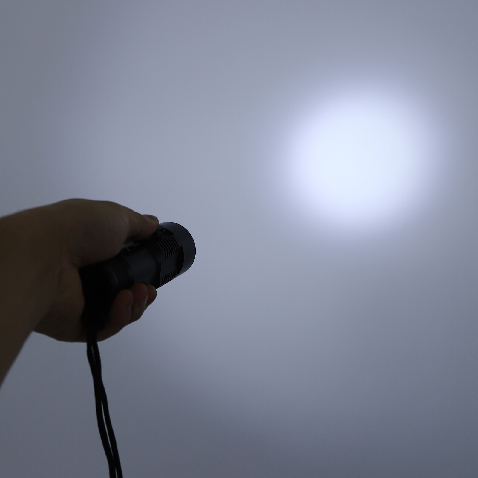 Scuba Dive Light Diving Flashlight Torch Lamp LED 400 Lumen 100m 328ft