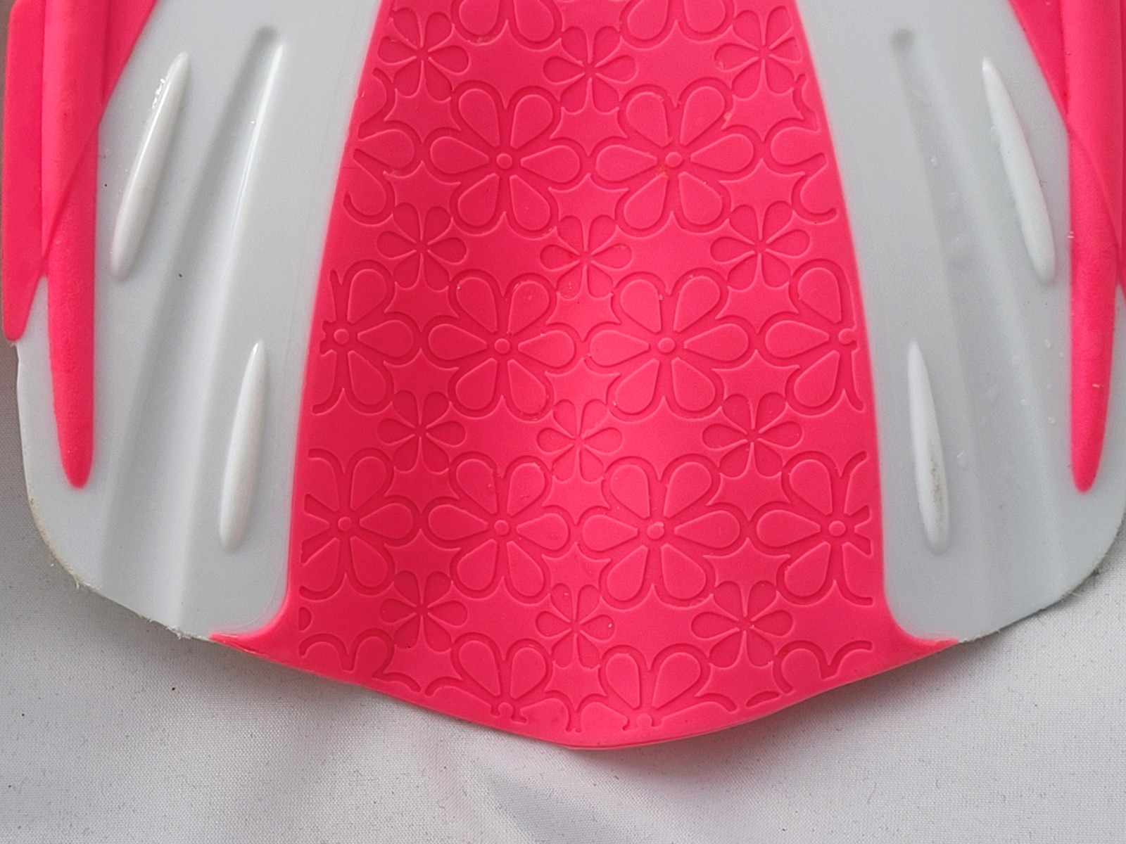 US Divers Flippers, Pink Kids, Size 9-13 With Bag Made in Thailand