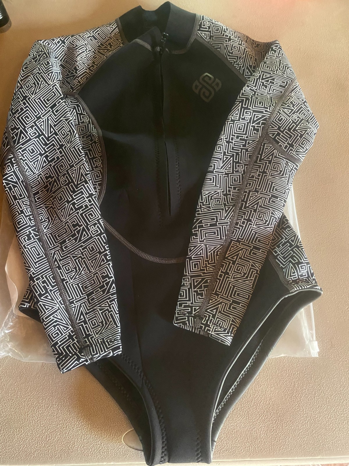 SEASKIN Wetsuit, Womens One Piece Long Sleeve Black Size small