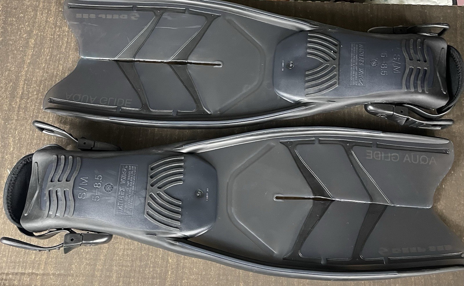 Deep See Aqua Glide Split Fins S/M 5-8.5 Black Snorkeling Fins