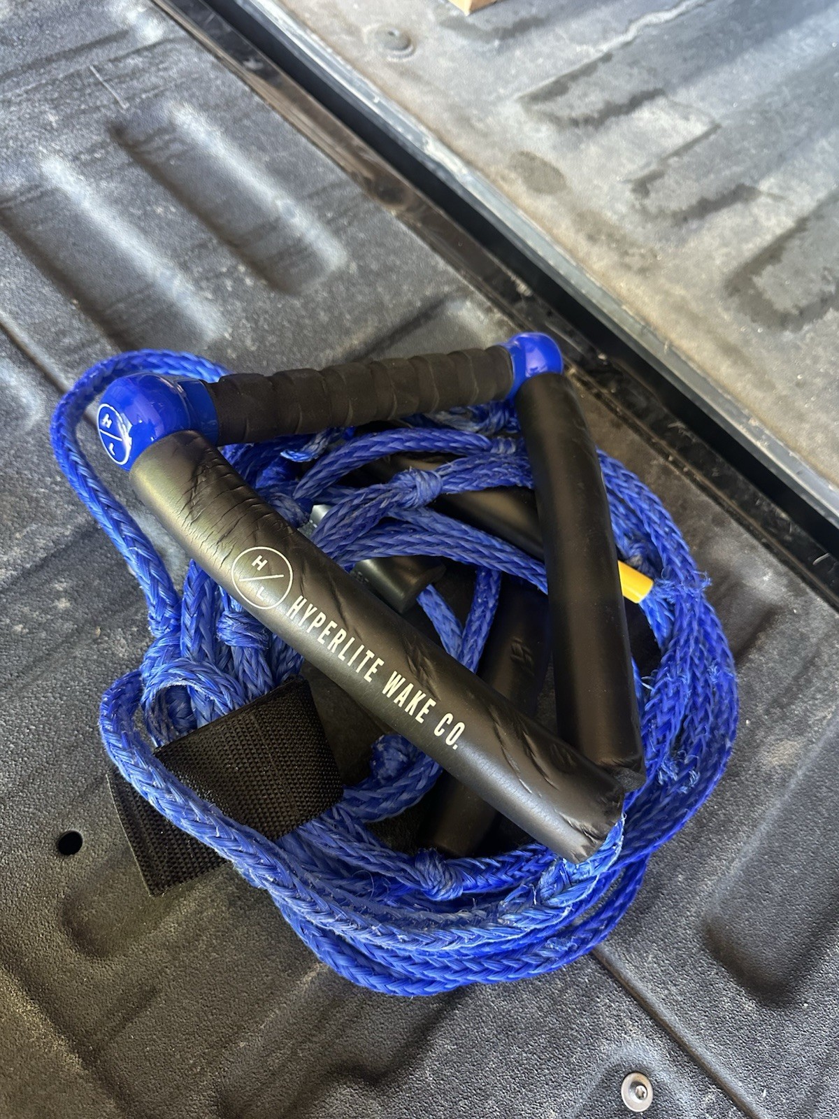 Hyperlite Bungee Surf Rope & Handle – 25ft. Blue