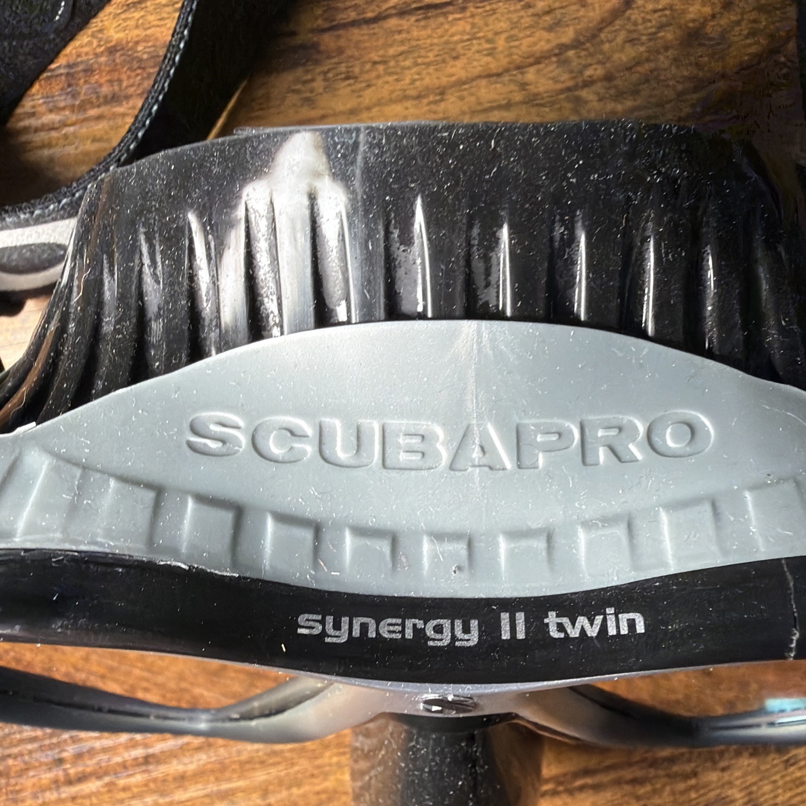 ScubaPro Synergy 2 Twin Scuba Diving Mask – Black/Silver – Comfort Strap