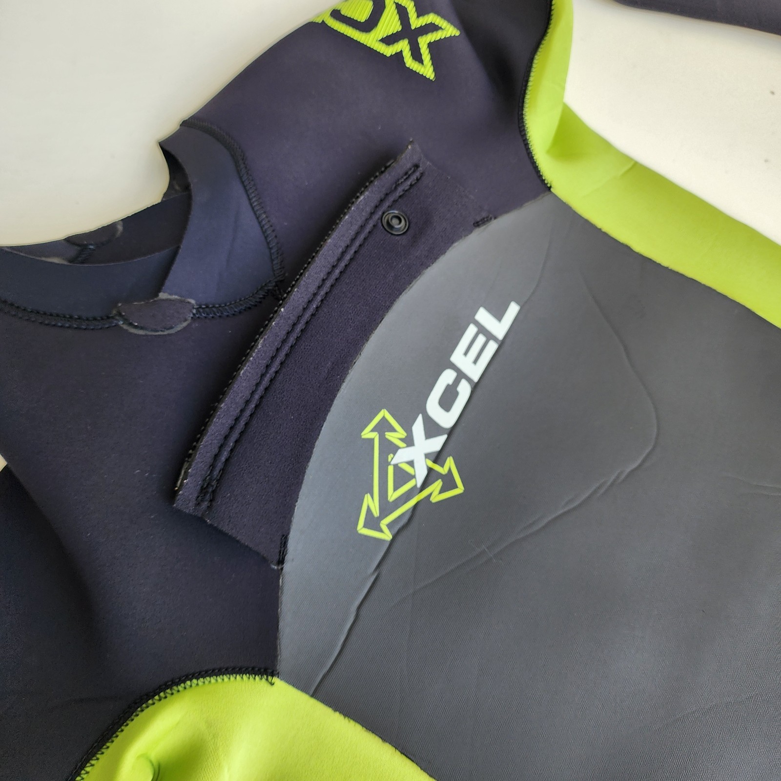 XCEL Revolt full Wetsuit SCUBA Gray Lime Green Youth size 14