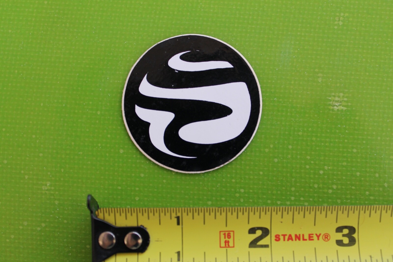 Beach Hip Hop Black White Circle Smoke Cannabis OG V27B Vintage Surfing STICKER