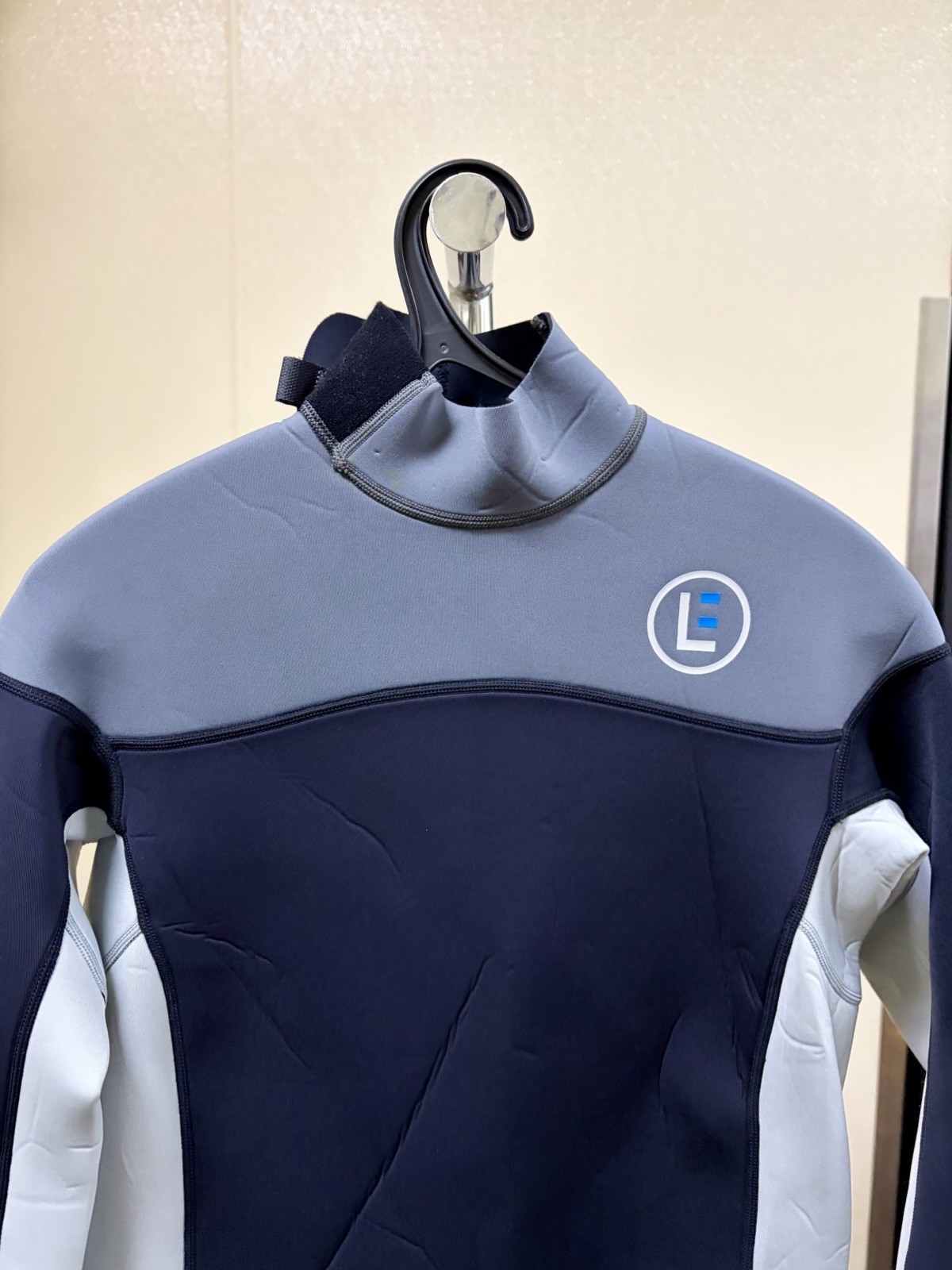 Lands End Sport Neoprene Wetsuit Mens Small Grey and Black Full Length