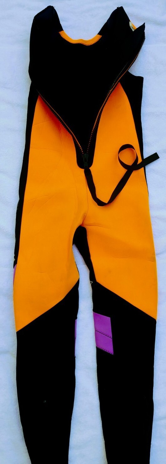 Slippery When Wet Freestyle Pro Full Black Orange WETSUIT Surf 4:2 mm EUC Small