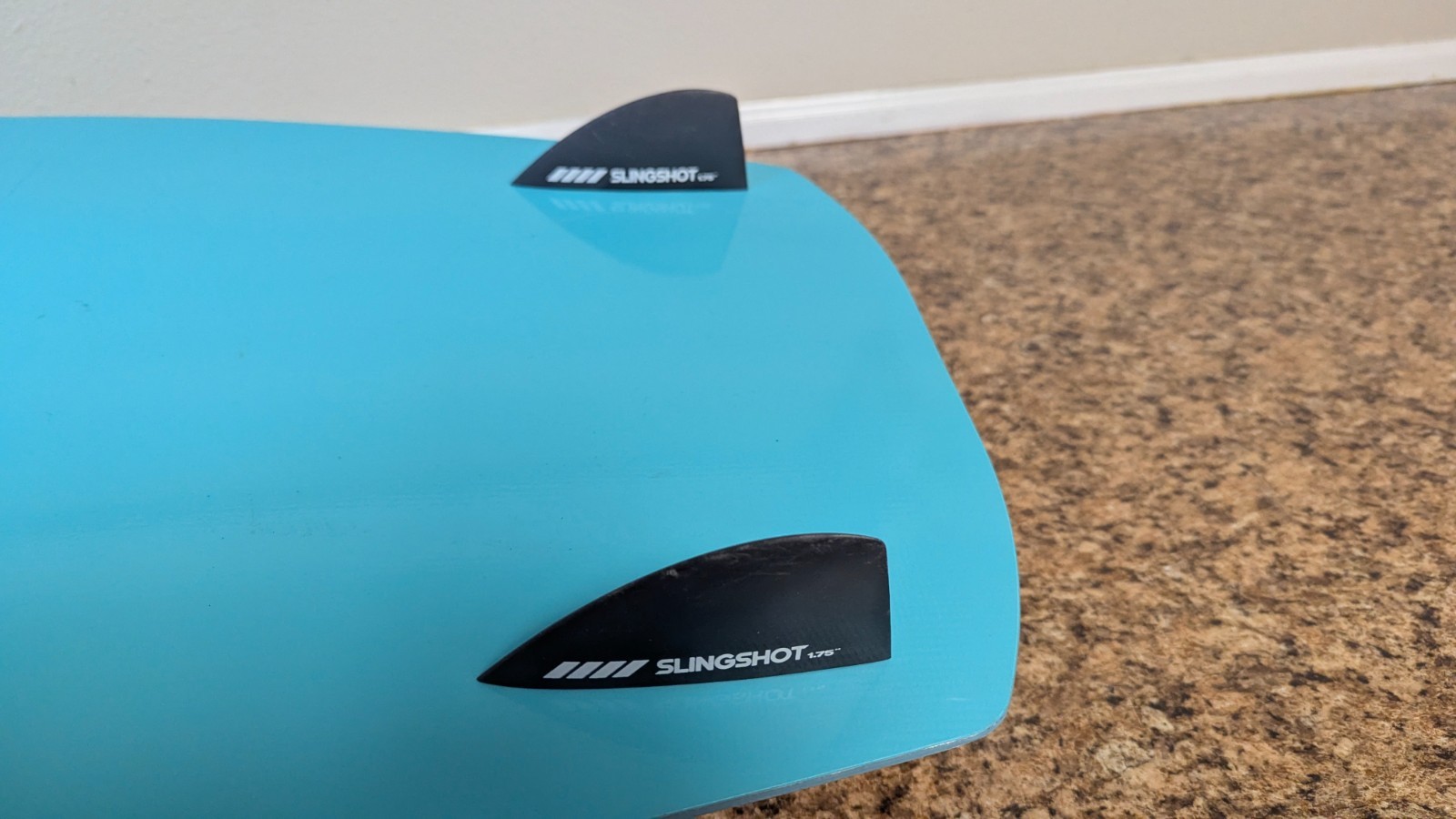 Slingshot Crisis V4-146- Kiteboard and Dually V7 Kiteboard Foot Straps