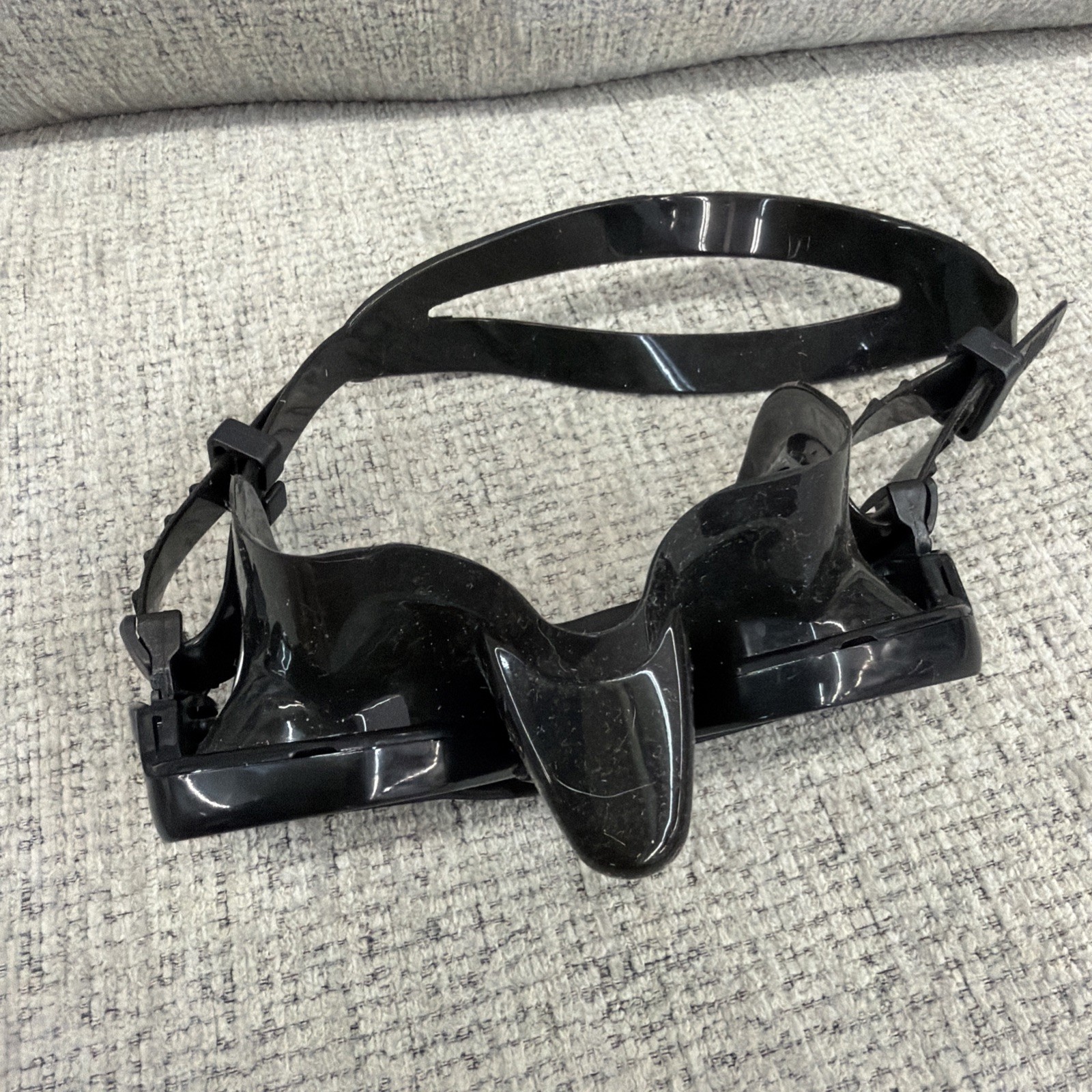 Oceanways Tempered Glass Scuba Diving Mask Black Silicone Dual Lens Snorkel