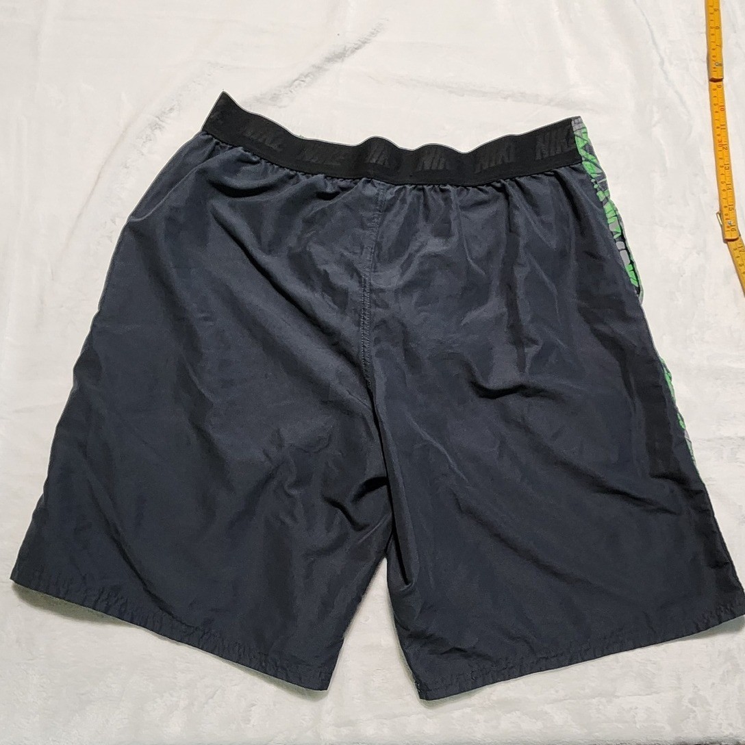 Nike Swim Trunks Board Shorts Gray Green Palm Leaf Print Mens Size L