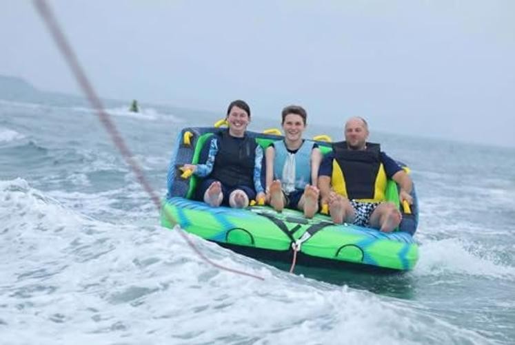 2-4 Person Towable Tubes for Boating, Sofa Style Boat Tube, Water Waverider 3P