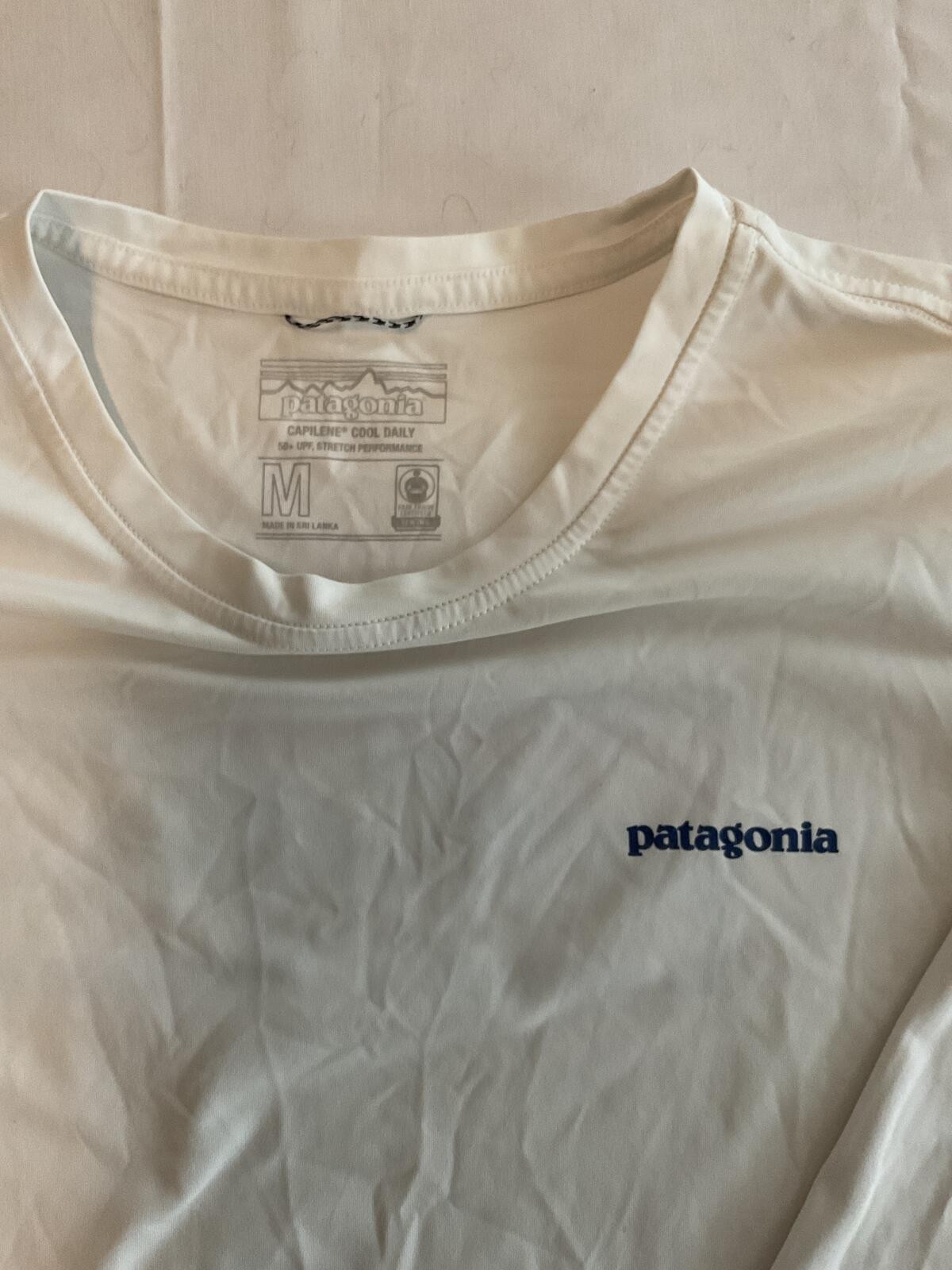 Patagonia Men’s Medium White Long Sleeve Rash Guard Swim Shirt