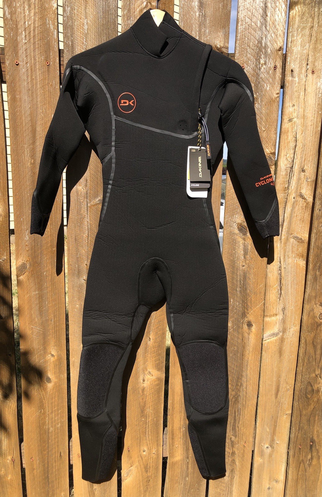 NEW Dakine Cyclone 4/3mm Black Zip Free Full Wetsuit/Men’s Size X-Small