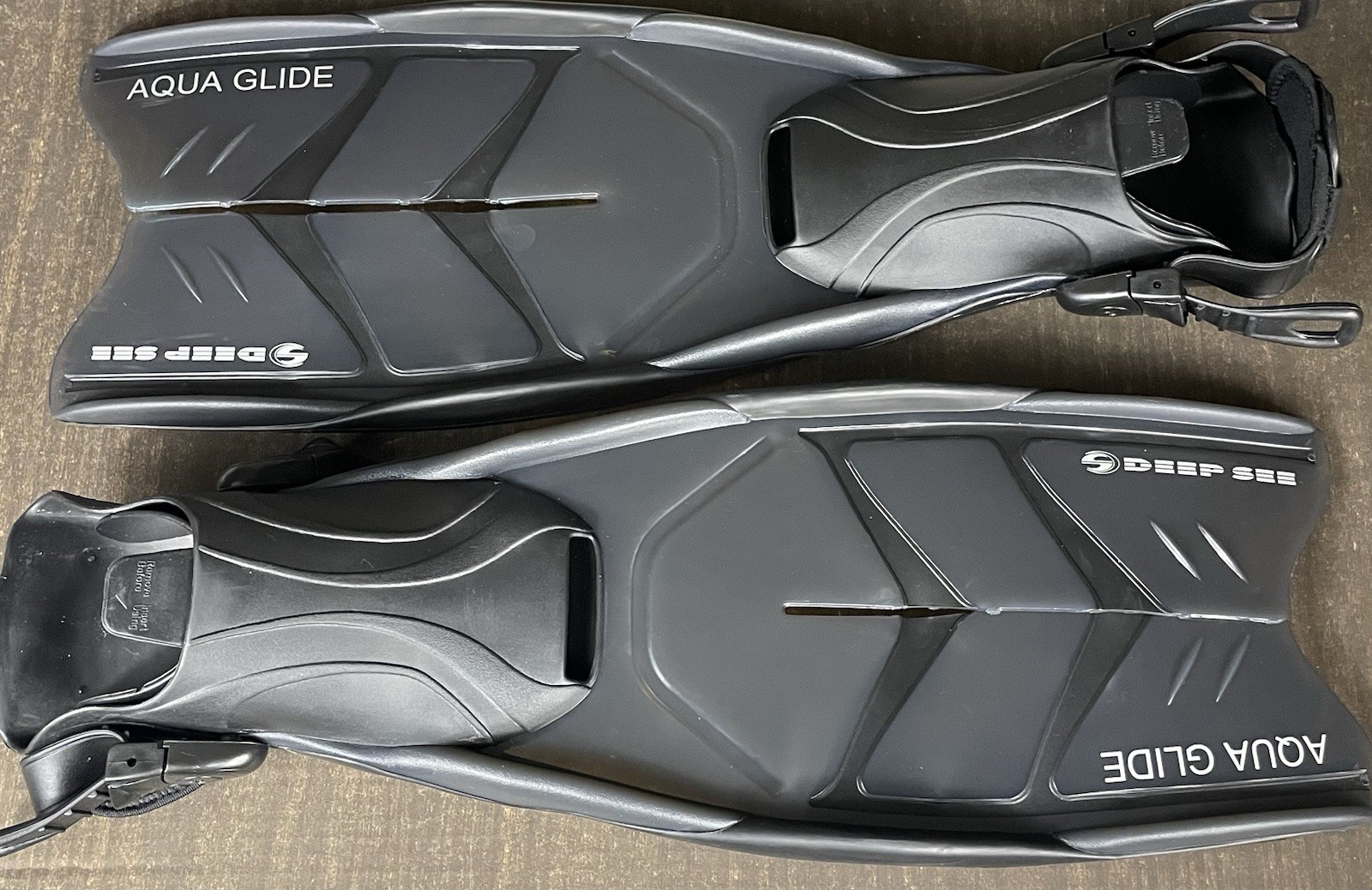 Deep See Aqua Glide Split Fins S/M 5-8.5 Black Snorkeling Fins