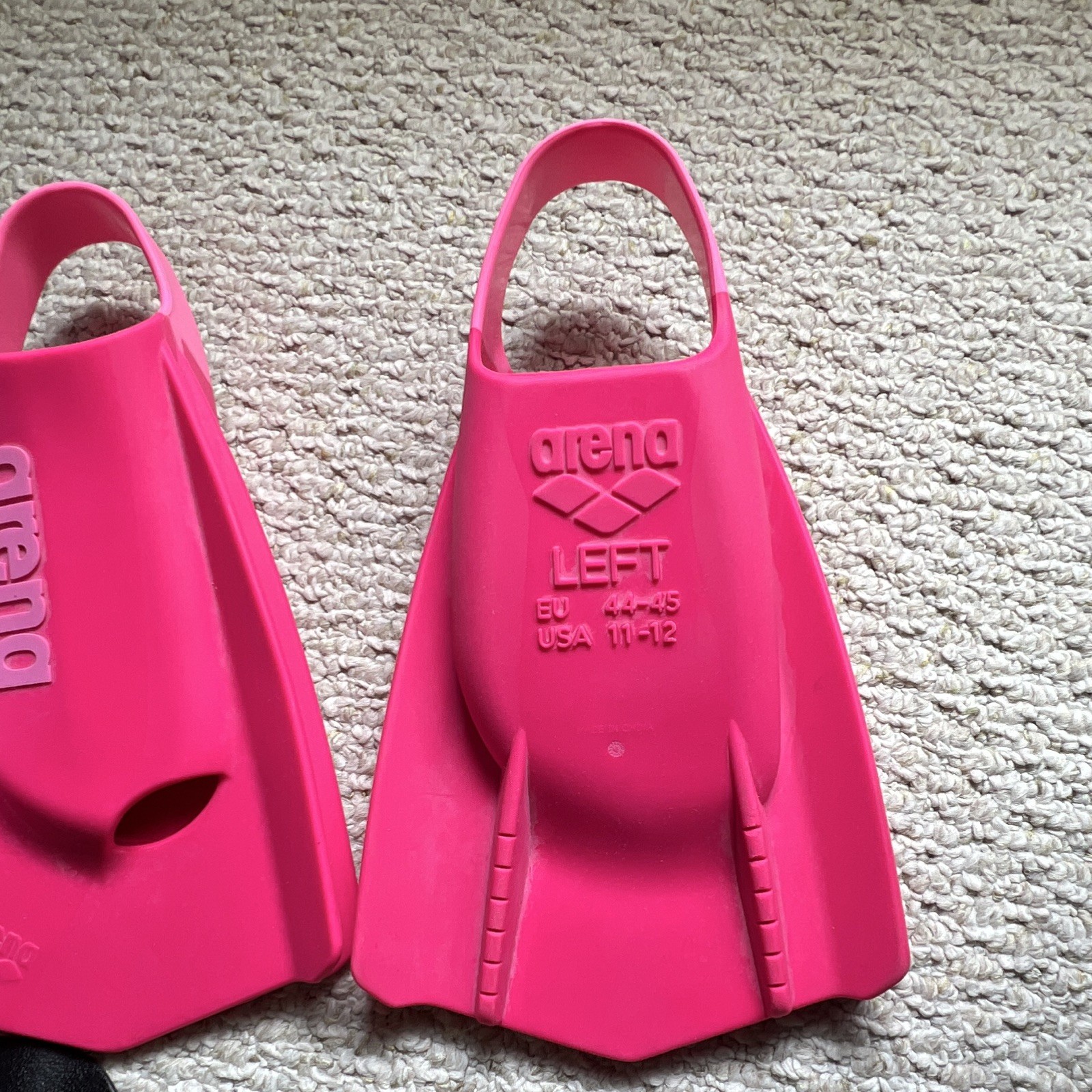 Meshbag w’ swim equipment (Fins, Pool Buoy, Snorkel, Parachute, Board, Paddles)