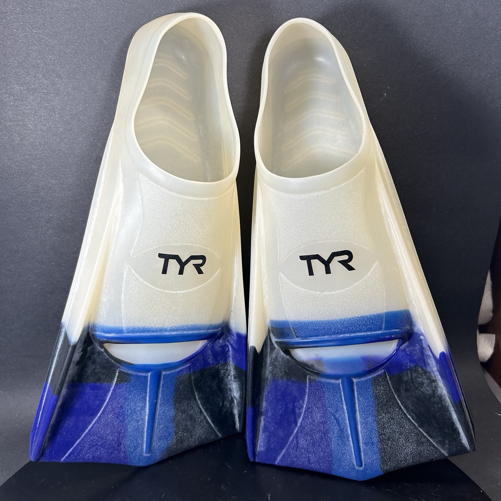 TYR Swim Fins Stryker Silicone Clear, Blue And Black Adult Men’s 12-13 USA
