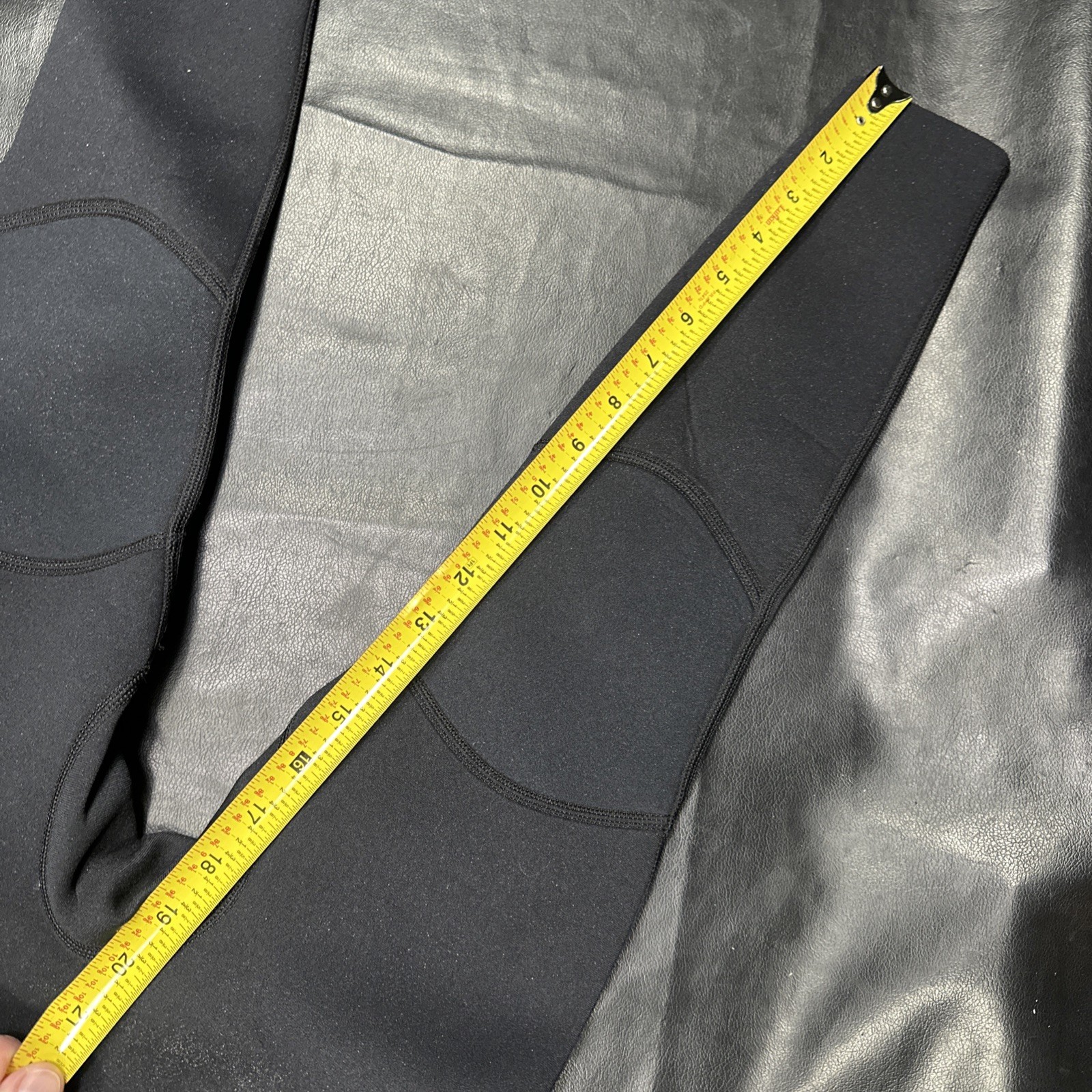 Hevto Full Body Wetsuit Youth Size 12 – 14 Kids Black Gray Water Sports 3.175 mm