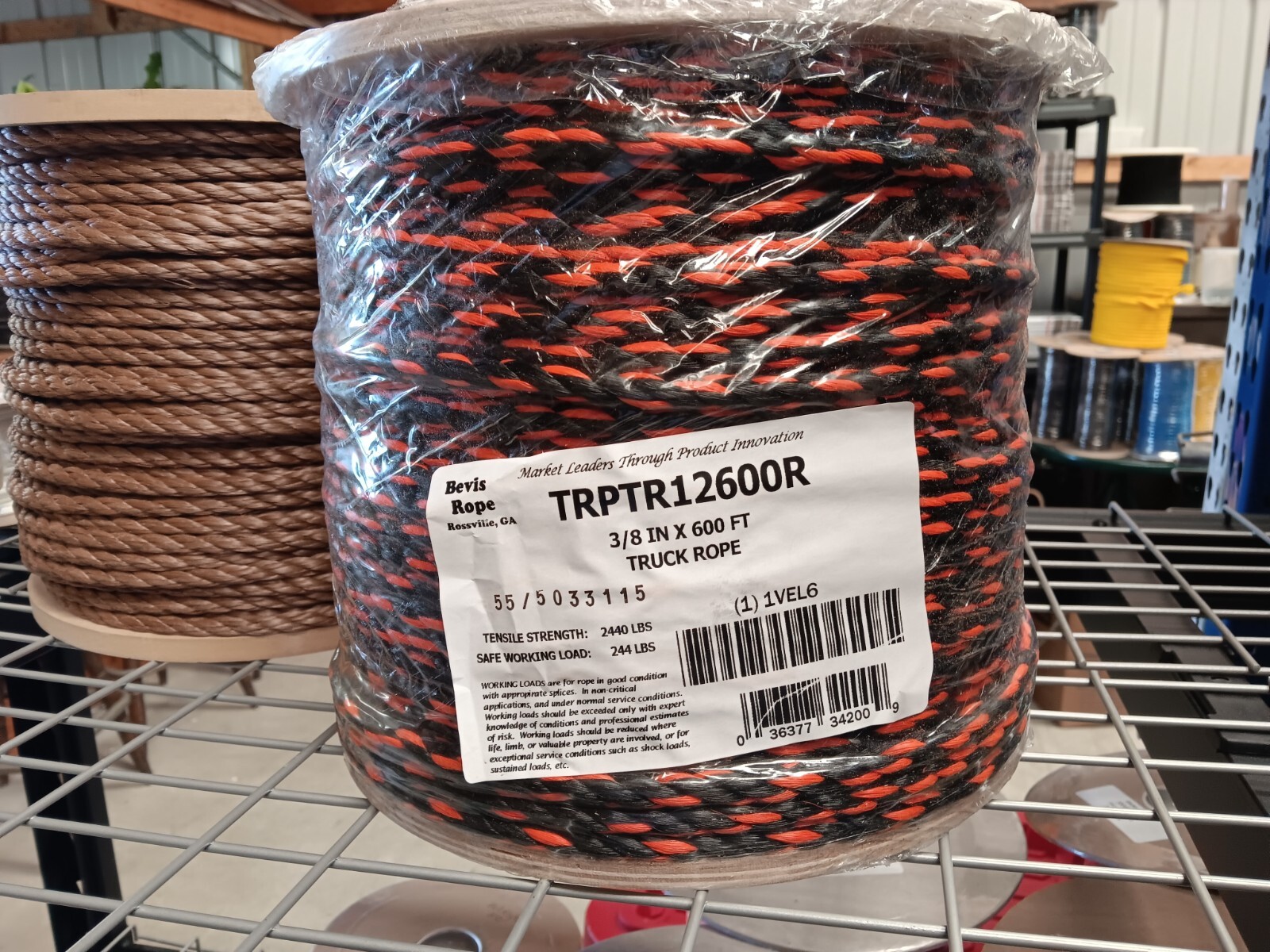 3/8″ x 600 ft. spool twisted/Polypropylene Truck Rope.Black/Orange. Discounted