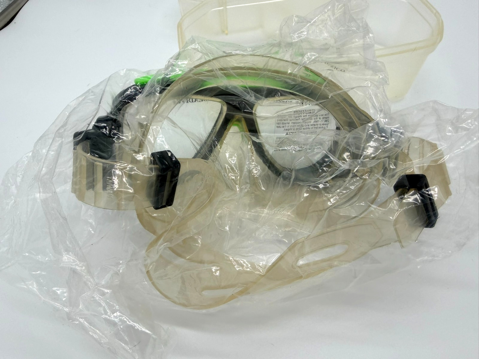 Vintage SeaDive SeaLynx Tempered Glass Scuba Diving Mask – Neon Green-Akona Box