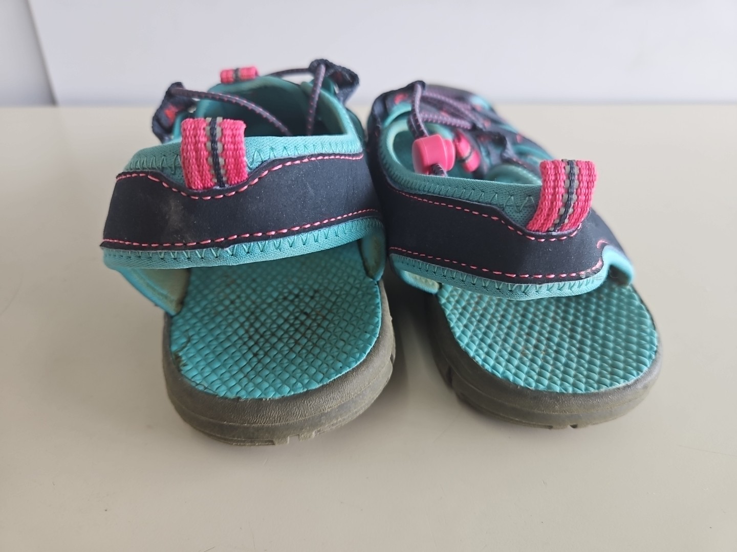 Champion Women’s Water Hiking Shoe Sandal Closed Toe Size 5.5 Bungee Closure