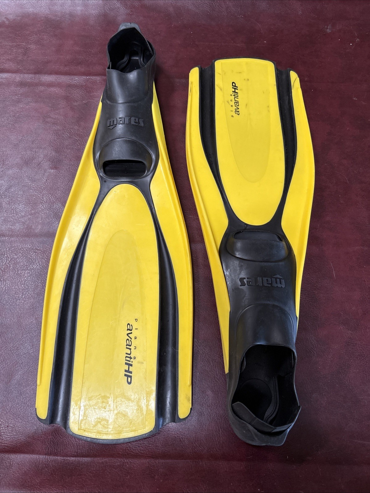 Mares Avanti HP Flippers Size 44-45 Shoe Size 9 1/2 – 10 1/2 Yellow & Black