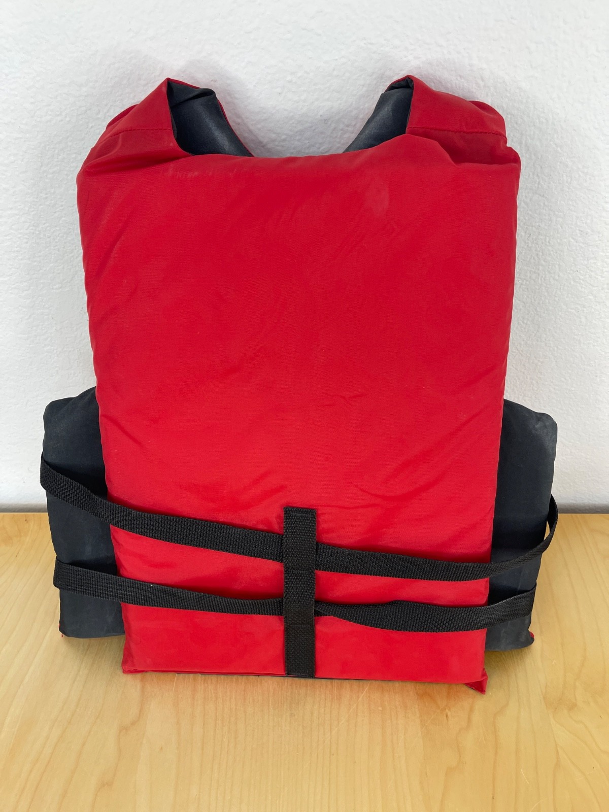 2 Onyx Adult Universal Life Jacket General Purpose Red Gently Used 32-52 Inch