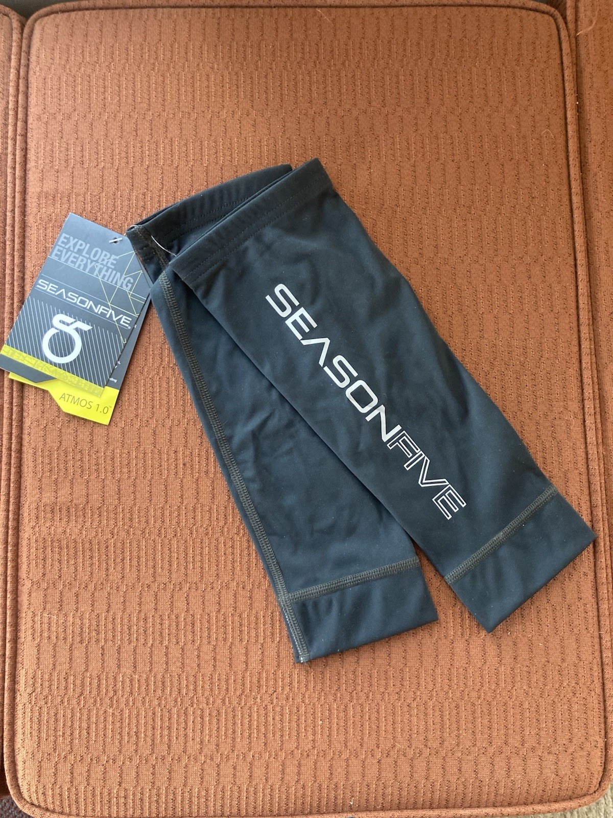 SEASONFIVE Atmos 1.0 pair of leg sleeves black size small style 2112 NOS