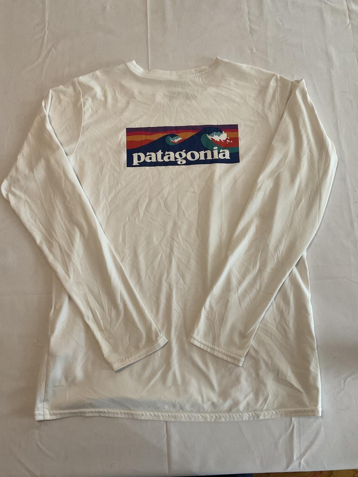 Patagonia Men’s Medium White Long Sleeve Rash Guard Swim Shirt