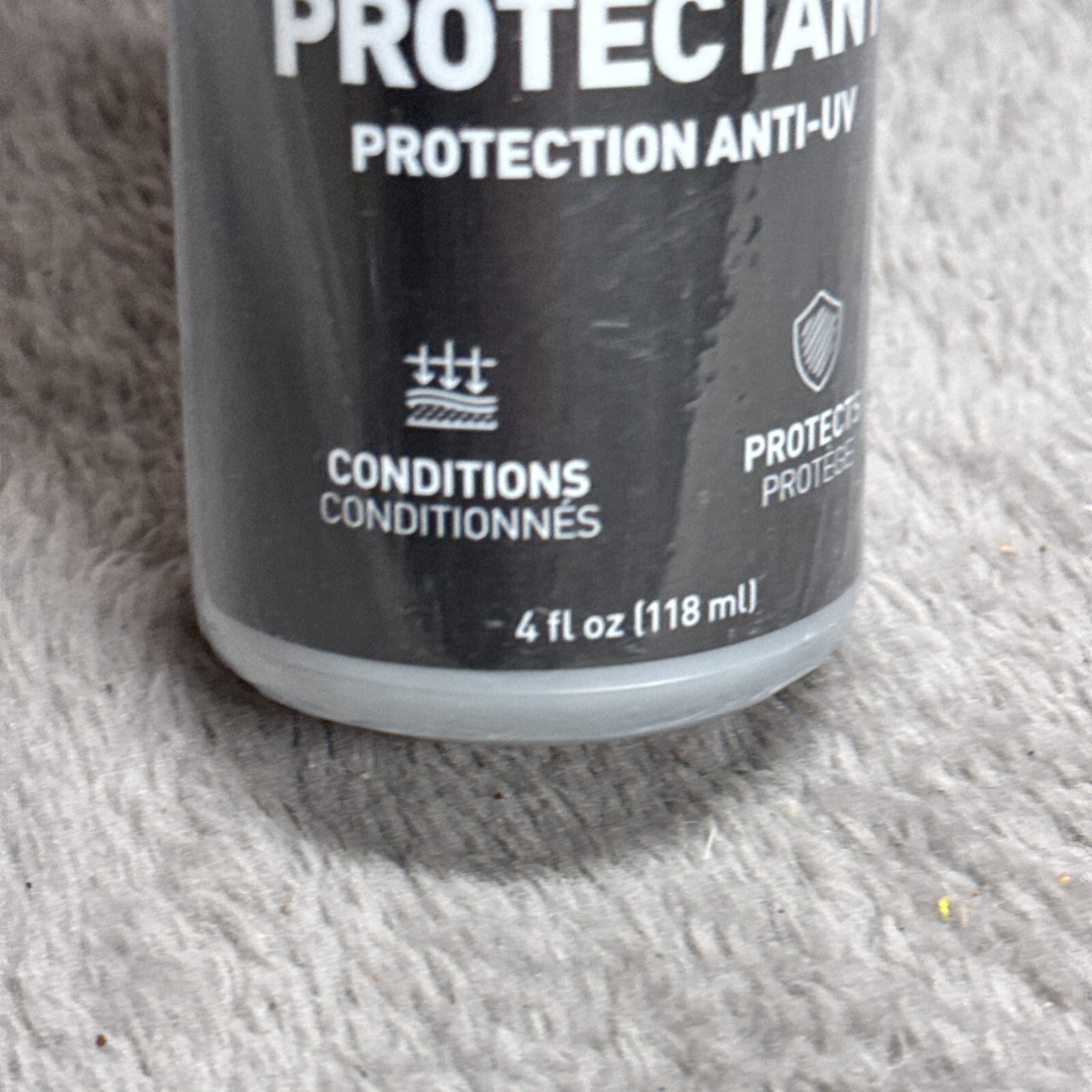 GEAR AID UV Protectant and Conditioner for Plastic Vinyl Rubber Nylon 4 fl oz