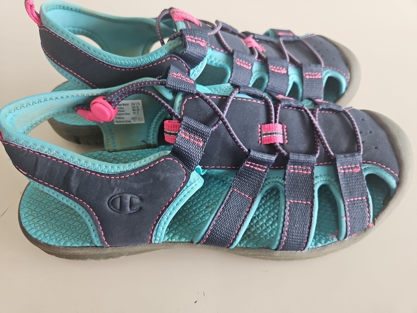 Champion Women’s Water Hiking Shoe Sandal Closed Toe Size 5.5 Bungee Closure