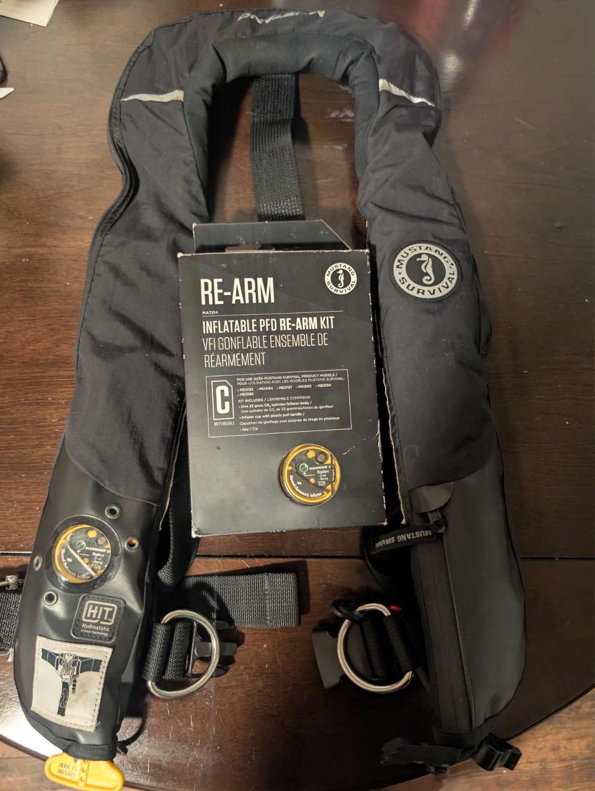 Mustang HIT Inflatable PFD with Tether Point & Harness W/ 2029 Re-Arm Kit