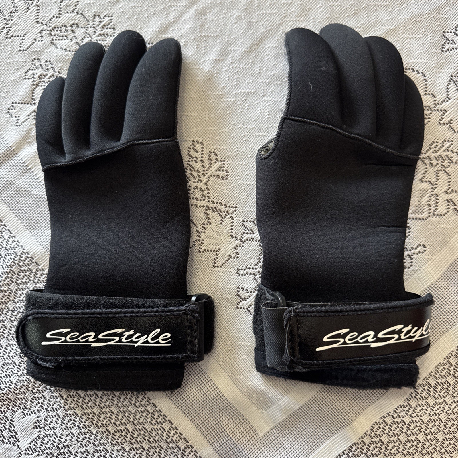 DEEP SEE SEA STYLE® Scuba Diving Gloves Snorkeling Size MEDIUM Black Neoprene