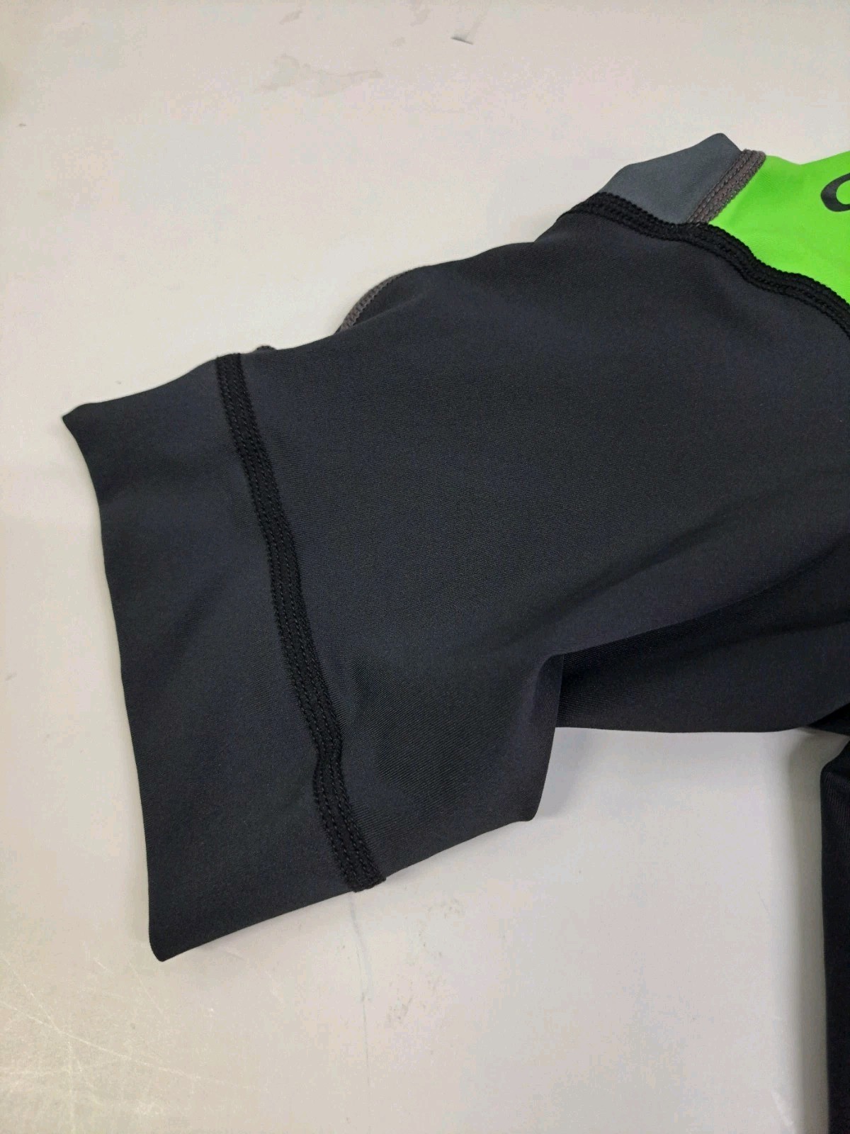 NWT C- Skins Mens Short Sleeve Rashguard UV 50 Grey/Green M #7151