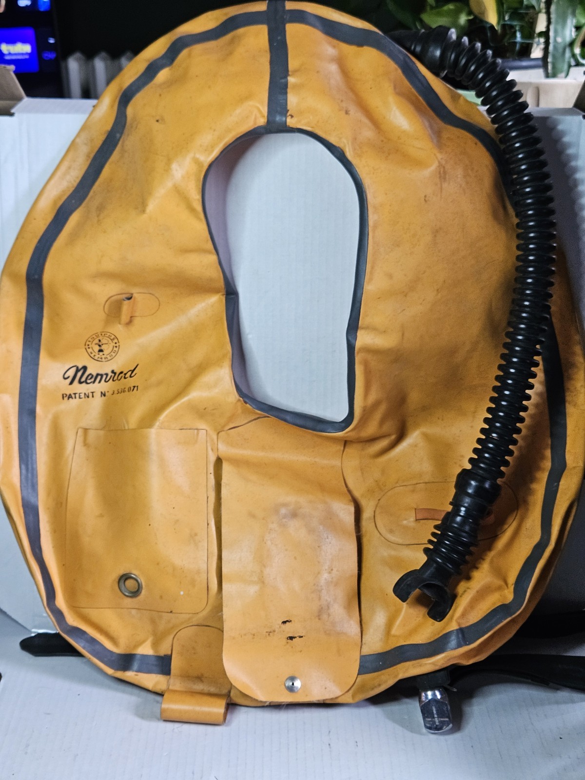 ​Vintage Nemrod Snark Silver Scuba BCD Horse Collar Vest – Orange/Black