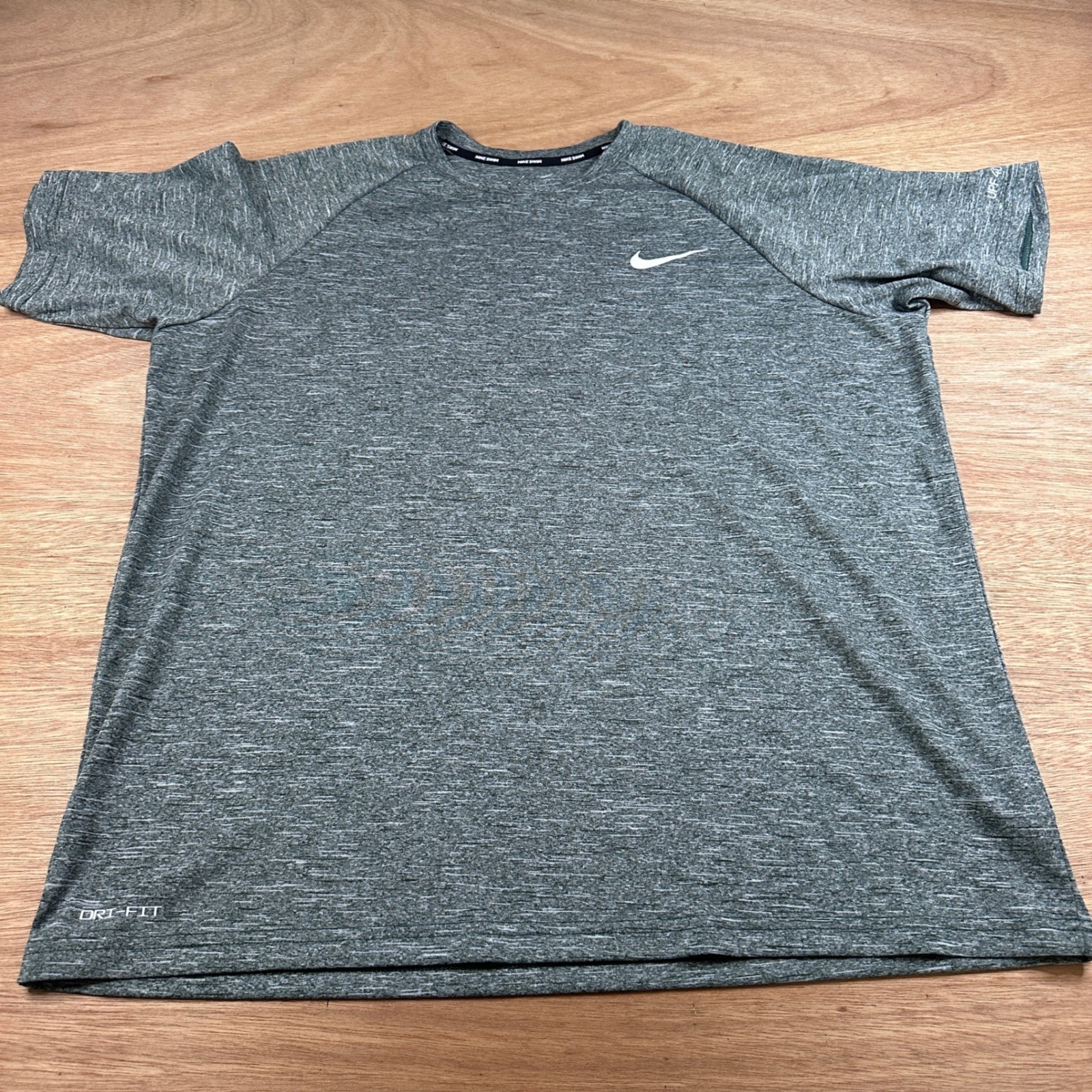 Nike Swim Dri-FIT UPF 40+ Heather Gray Green Performance Shirt Men’s L