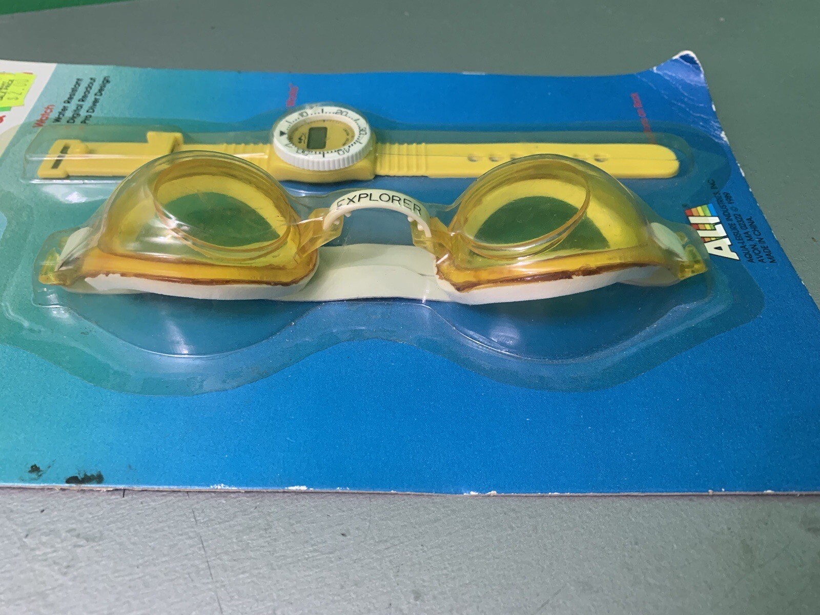 Aqua Explorer Swimming Goggles & Water Resistant Watch Vintage 1980’s NEW Yellow