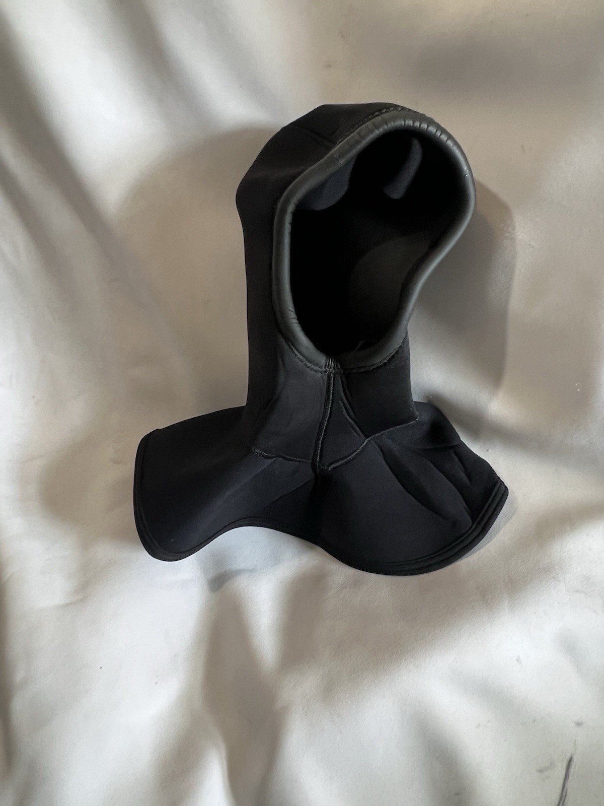 Hyperflex wetsuit hood is a black neoprene model in size large