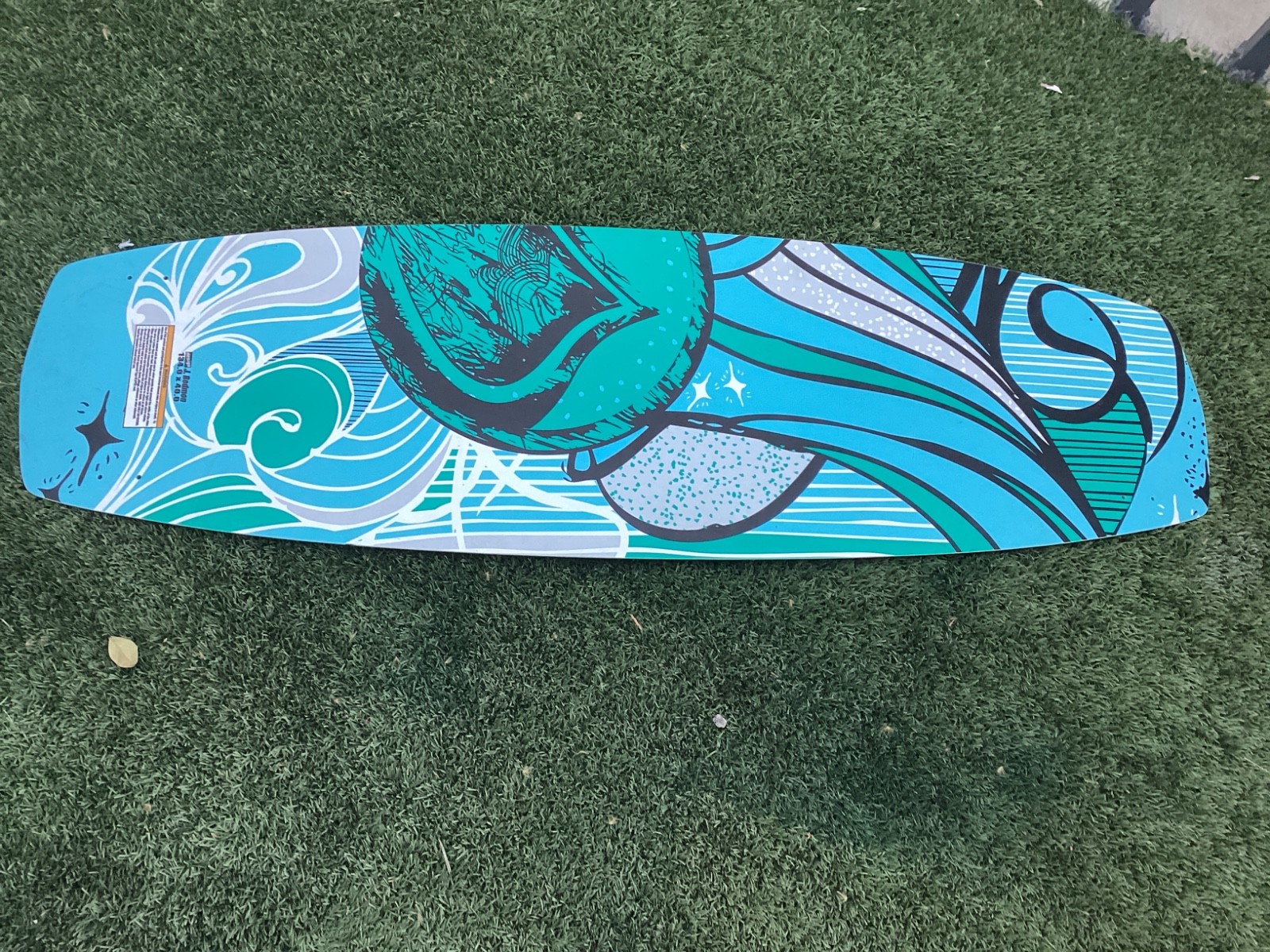 liquid force contac 134 wakerboard/kiteboard