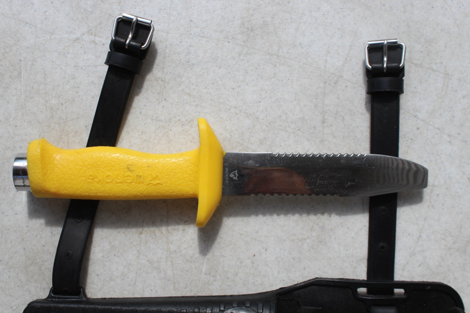 Vintage Wenoka #7906 Dive Knife w Sheath Stainless Steel Rubber Grip Yellow