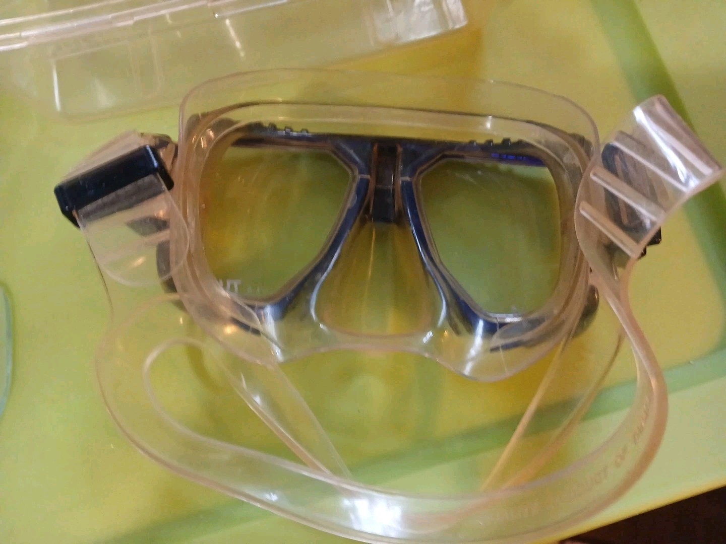 Tusa Liberator Dive Goggles Glass W Case And Extra Lenses